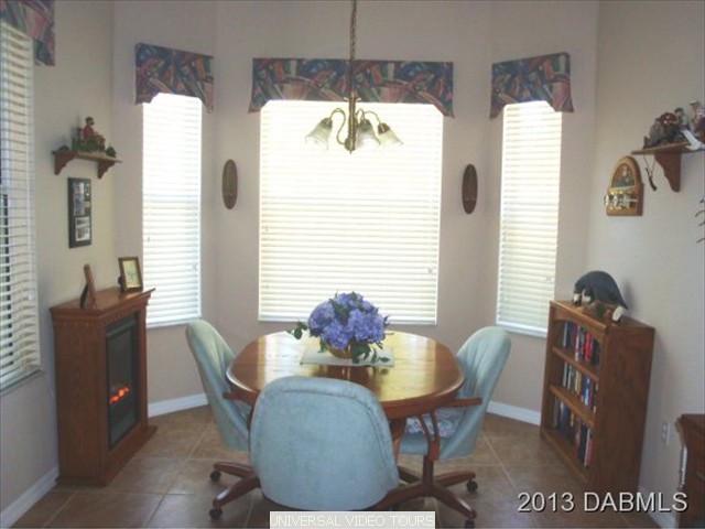 BREAKFAST NOOK