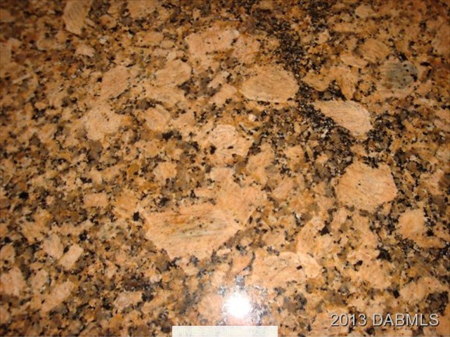 KITCHEN GRANITE