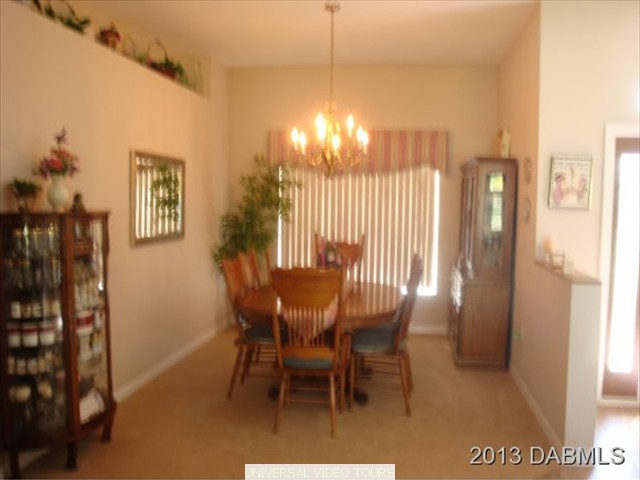 LARGE DINING ROOM