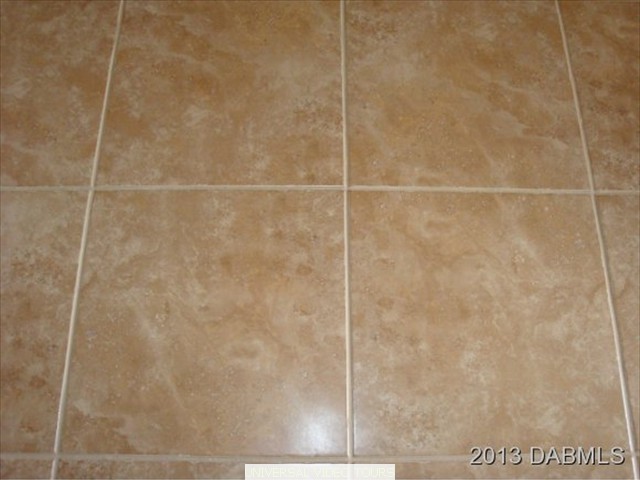 NEUTRAL TILE