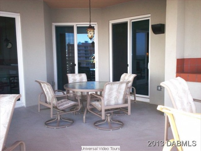 BALCONY 566 SQ FT