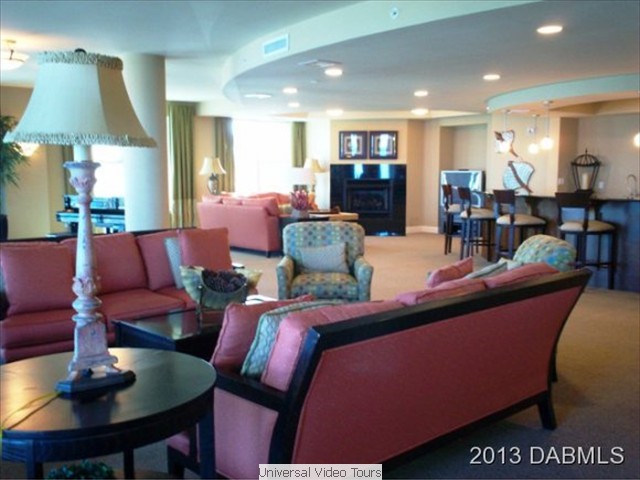 COMMON AREA SITTING ROOM