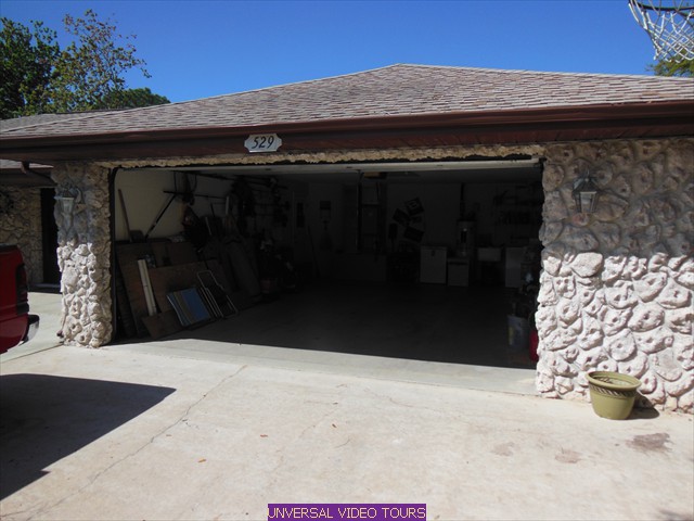 2-CAR GARAGE