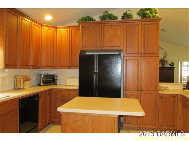 KITCHEN VIEW 2