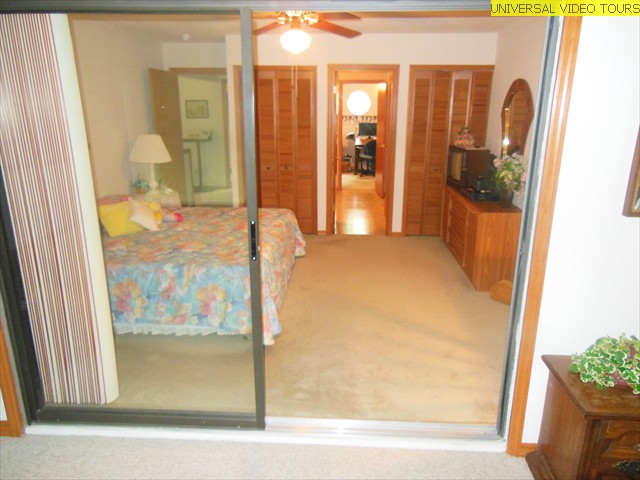 Loft Guest Room (4)